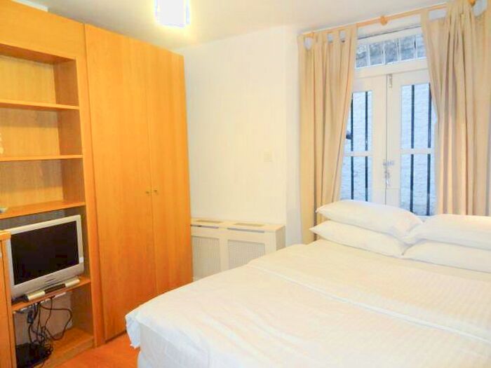 Studio To Rent In Cartwright Gardens, Bloomsbury, London, WC1H