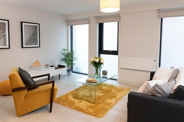 1 Bedroom Apartment To Rent In The Trilogy, Manchester, M15