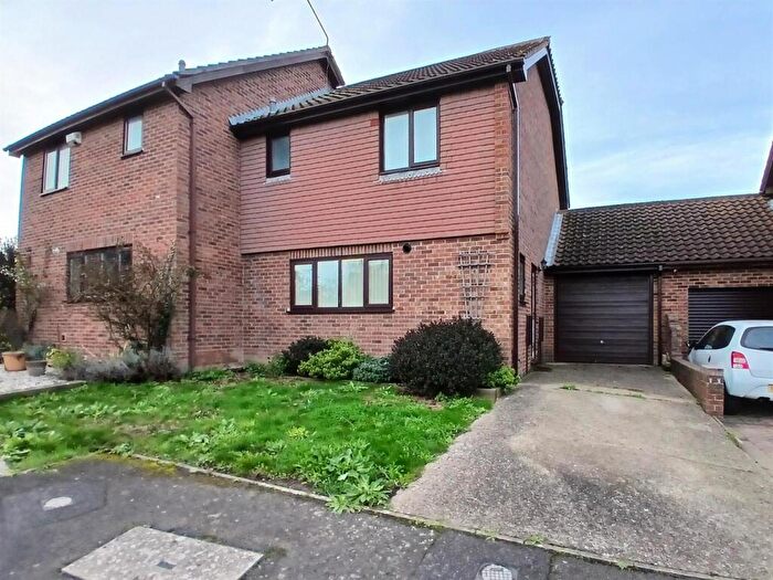 3 Bedroom House To Rent In Fordwich Place, Sandwich, Kent, CT13