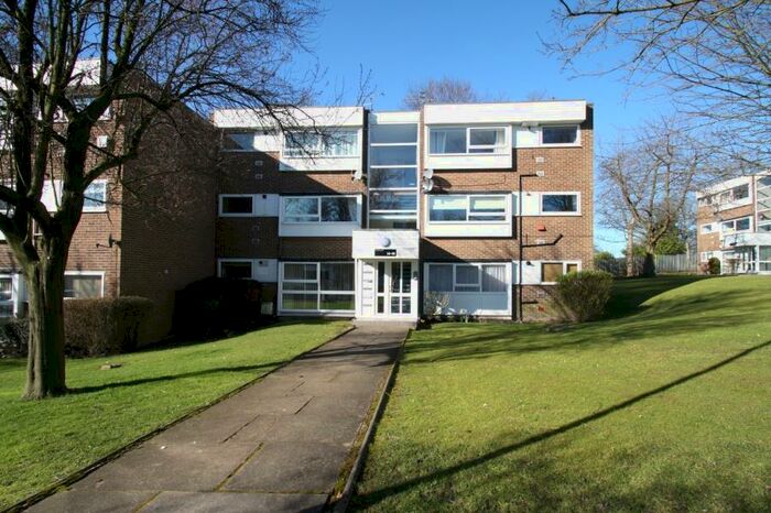 1 Bedroom Flat To Rent In The Moorlands, LS17