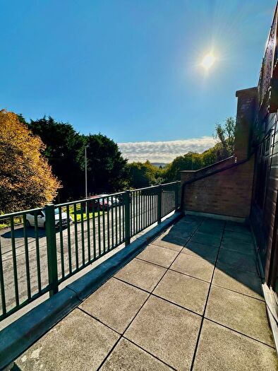 2 Bedroom Flat To Rent In Briary Road, Bristol, BS20