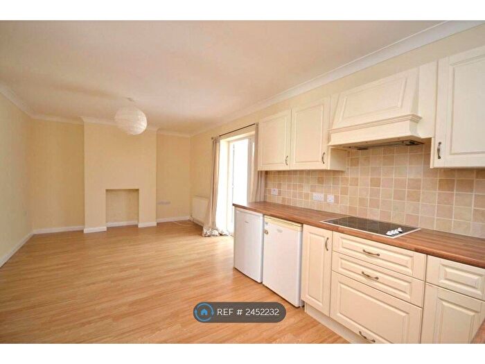 4 Bedroom Semi-Detached House To Rent In Braemar Avenue, Bristol, BS7