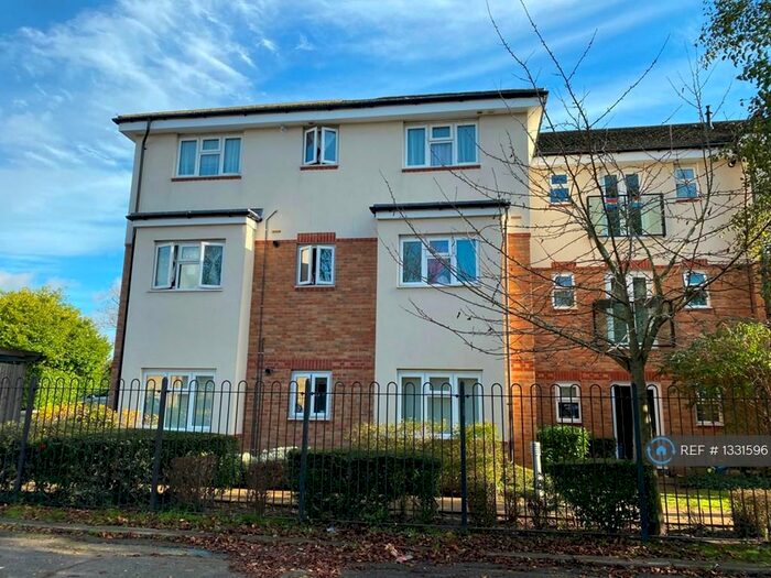 2 Bedroom Flat To Rent In Apsley Close, London, HA2