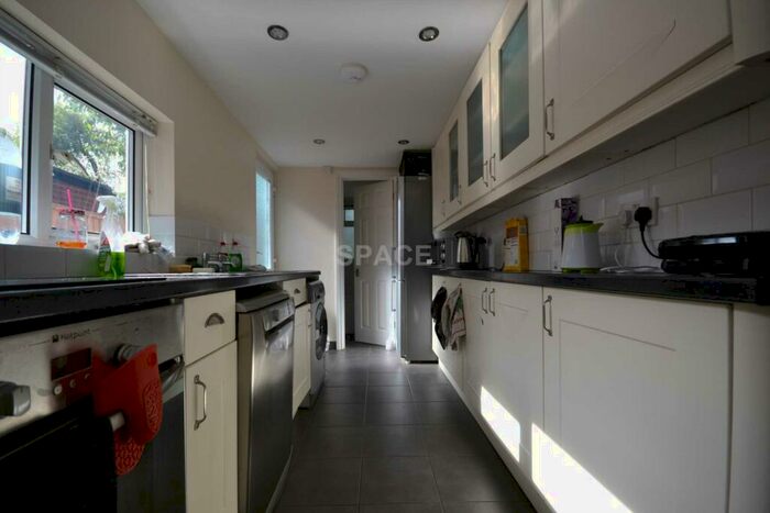 4 Bedroom Terraced House To Rent In Cardigan Road, University, RG1