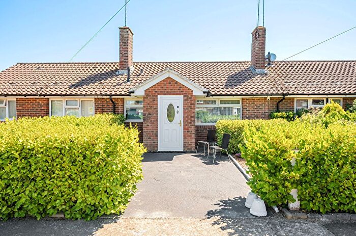 2 Bedroom Bungalow For Sale In Lawrence Avenue, Rustington, Littlehampton, West Sussex, BN16