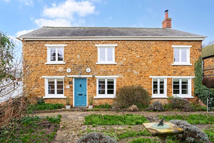 4 Bedroom Detached House For Sale In Philcote Street, Deddington, Banbury, Oxfordshire, OX15