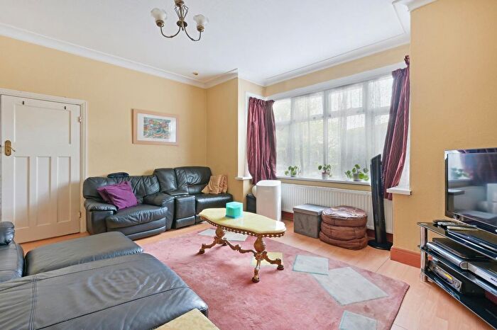 5 Bedroom Property For Sale In Conway Road, Hounslow, TW4