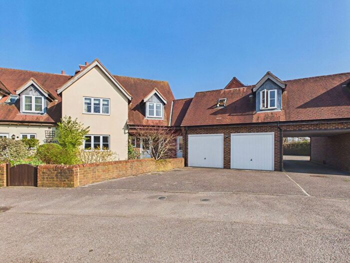 1 Bedroom Maisonette For Sale In Wyvern Place, Warnham, West Sussex, RH12