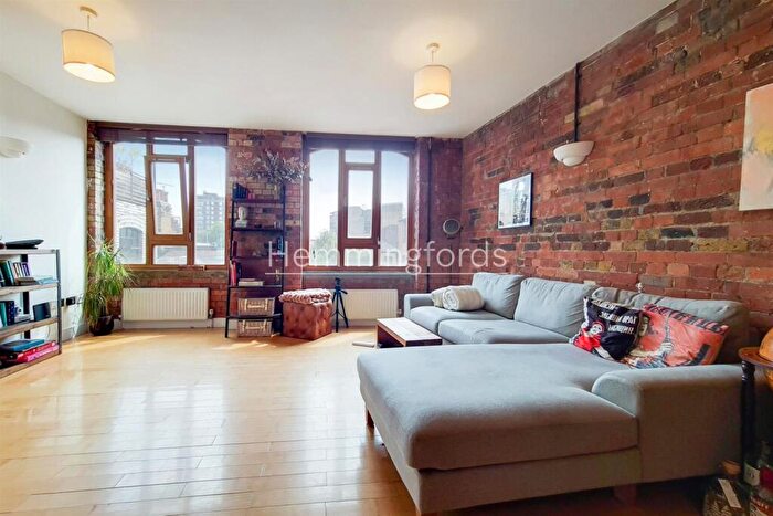 2 Bedroom Apartment To Rent In Cotton's Gardens, Shoreditch, E2