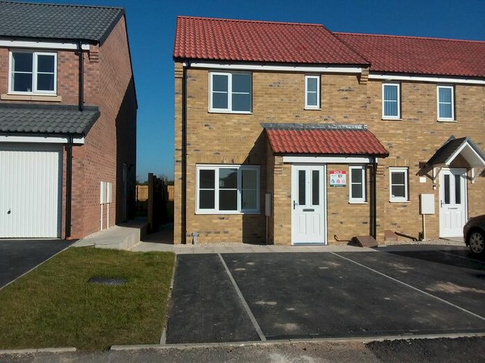 3 Bedroom End Of Terrace House To Rent In President Place, Harworth, Doncaster, DN11