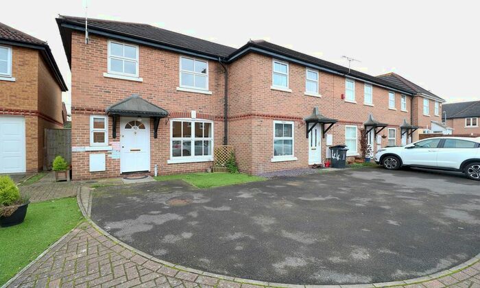 3 Bedroom End Of Terrace House To Rent In Pasture Close, Swindon, SN2