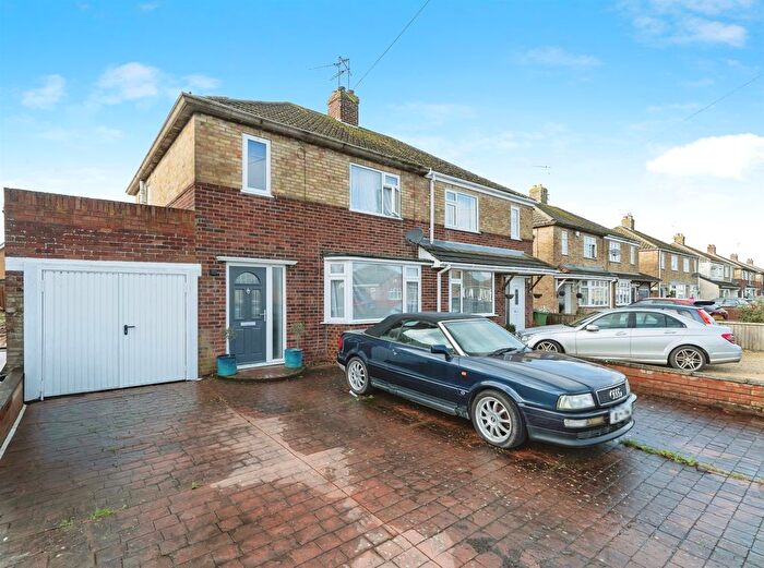 3 Bedroom Semi-Detached House For Sale In Green Street, March, PE15