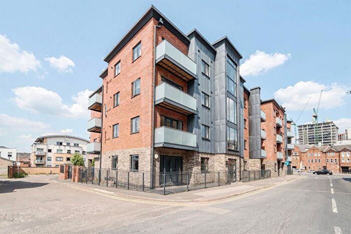 2 Bedroom Flat For Sale In Weldale Street, Reading, RG1