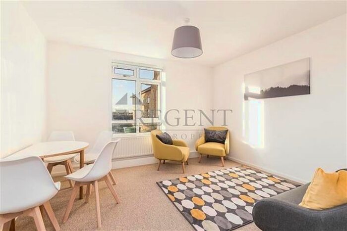 4 Bedroom Flat To Rent In Tait Court, Lansdowne Green, SW8