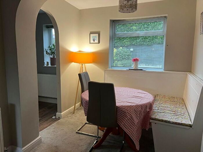 3 Bedroom Semi-Detached House For Sale In Wainbridge Crescent, BS35
