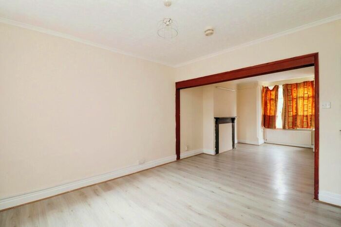 3 Bedroom End Of Terrace House For Sale In Charlotte Street, Rugby, CV21