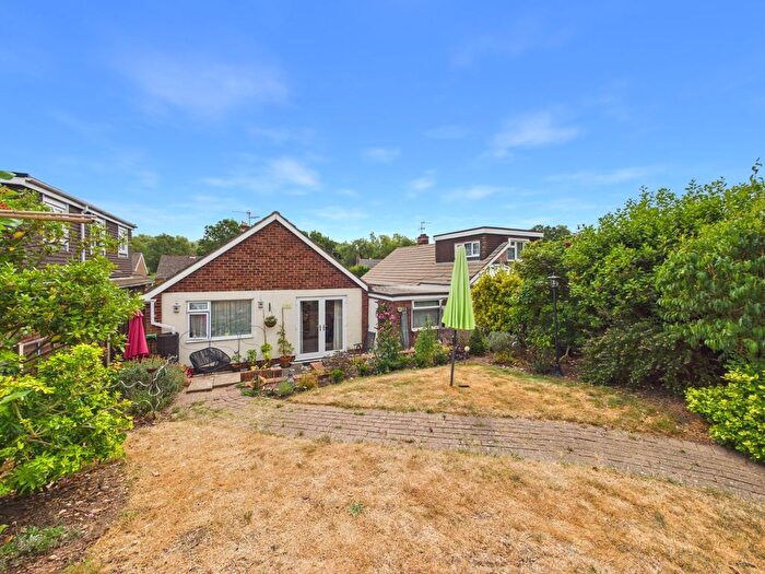 2 Bedroom Bungalow For Sale In Greenacres Road, Worcester, Worcestershire, WR2