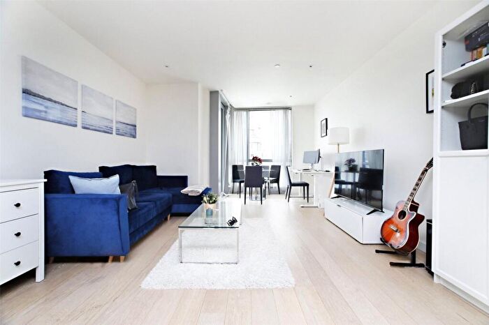 1 Bedroom Flat To Rent In Charrington Tower, Biscayne Avenue, London, E14