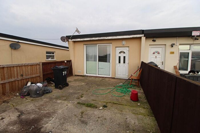 2 Bedroom Chalet For Sale In The Green, Bel Air Estate, Seawick, CO16