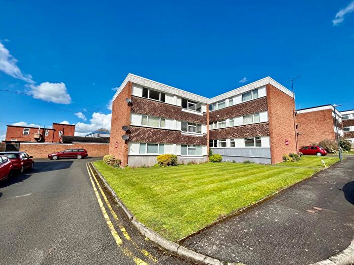 2 Bedroom Apartment To Rent In Remburn Gardens, Warwick, CV34