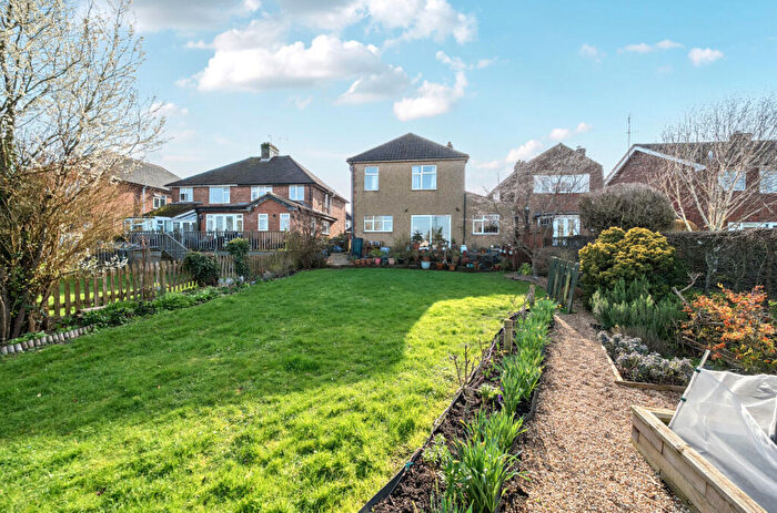 4 Bedroom Detached House For Sale In Downs Road, Dunstable, Bedfordshire, LU5