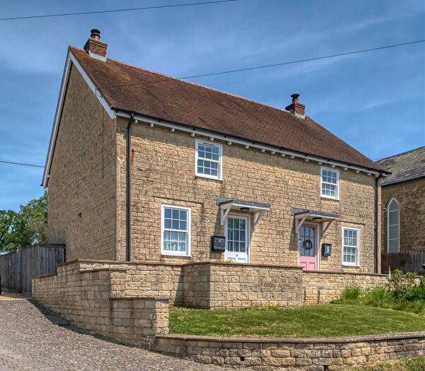 2 Bedroom Semi-Detached House For Sale In Stour Row, SP7
