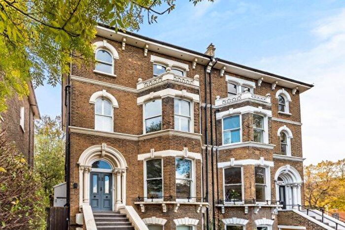 2 Bedroom Flat To Rent In Lewisham Way, London, SE4