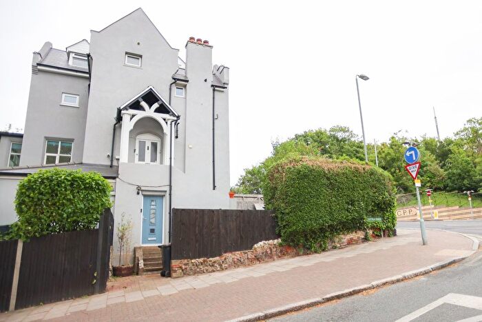 1 Bedroom Flat To Rent In Anerley Hill, London, SE19