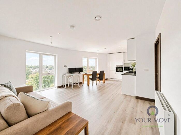 2 Bedroom Flat For Sale In Mill Wood, Maidstone, Kent, ME14