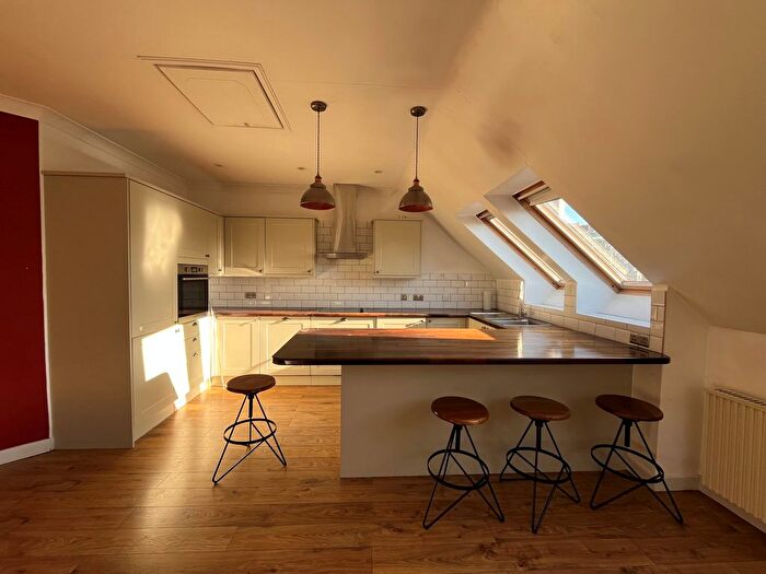 3 Bedroom Flat To Rent In Turlow Court, Leeds, LS9