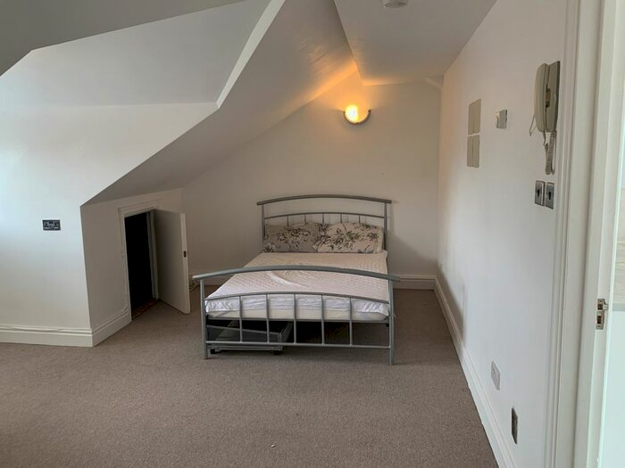 1 Bedroom Studio To Rent In Masons Avenue, Harrow, HA3