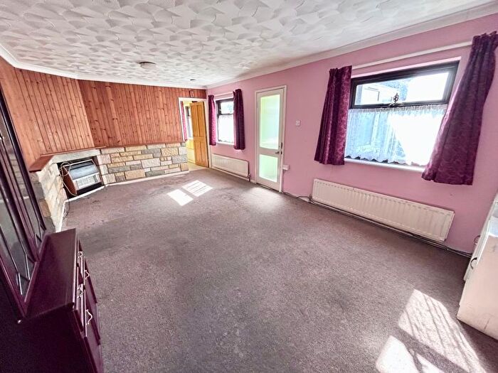 2 Bedroom Bungalow For Sale In Beech Road, Newport, PO30
