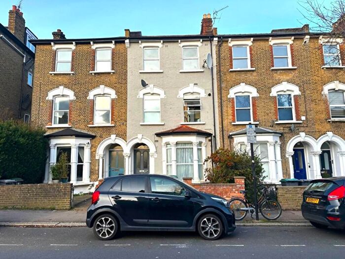 Studio To Rent In Florence Road, Finsbury Park, N4