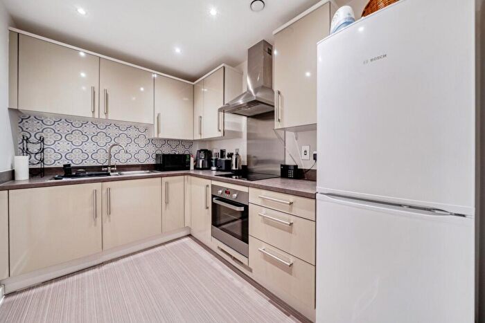 1 Bedroom Flat To Rent In Boundaries Road, Balham, London, SW12