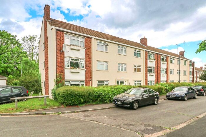 2 Bedroom Flat For Sale In Rixman Close, Maidenhead, Berkshire, SL6