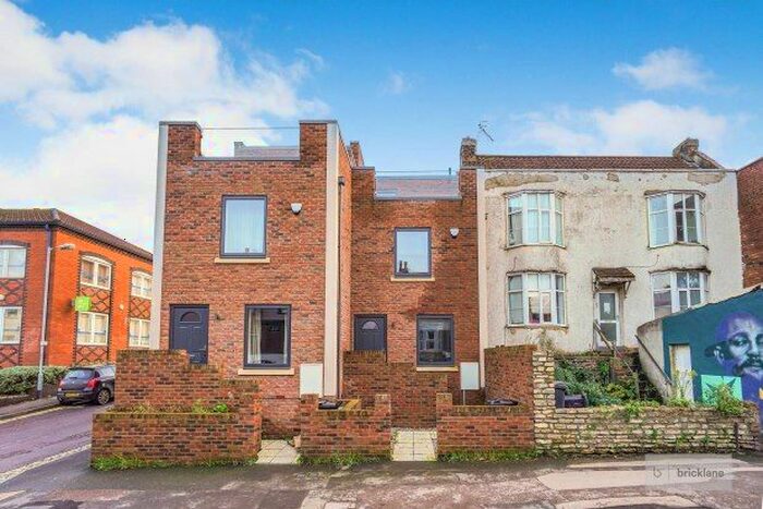 3 Bedroom Property To Rent In West Street, Bristol, BS3