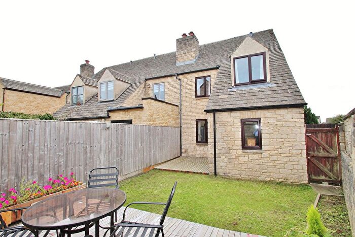 3 Bedroom End Terrace House For Sale In Ralegh Crescent, Witney, OX28