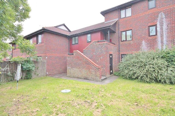 Studio To Rent In Linacre Close, Didcot, OX11