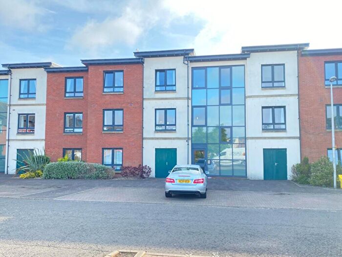 2 Bedroom Flat To Rent In New Mart Square, Chesser, Edinburgh, EH14