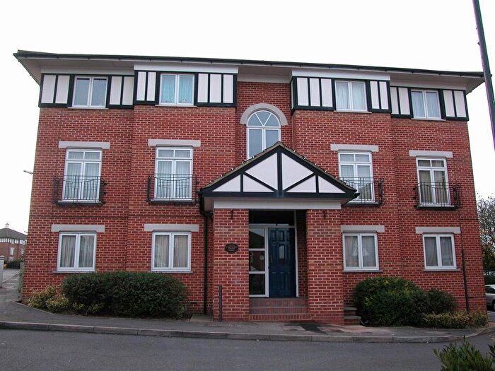 1 Bedroom Flat To Rent In Frensham Court, Alwyn Gardens, Hendon, NW4