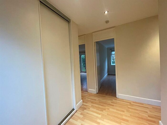 2 Bedroom Detached Bungalow To Rent In Bazes Shaw, New Ash Green, DA3