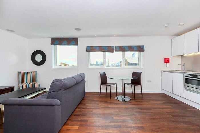 1 Bedroom Flat To Rent In Islington On The Green, A Islington Green, London, N1