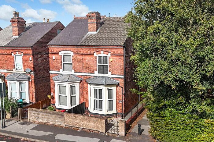 3 Bedroom Semi Detached House For Sale In Berridge Road, Nottingham, NG7