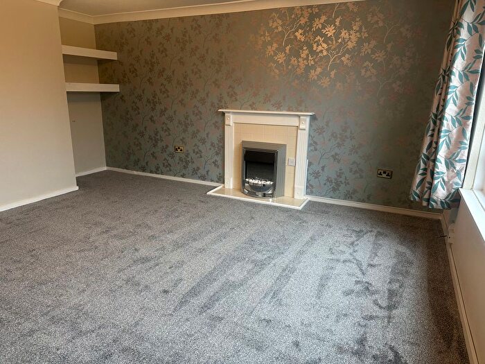 2 Bedroom Flat To Rent In Moseley Grange, Cheadle, SK8