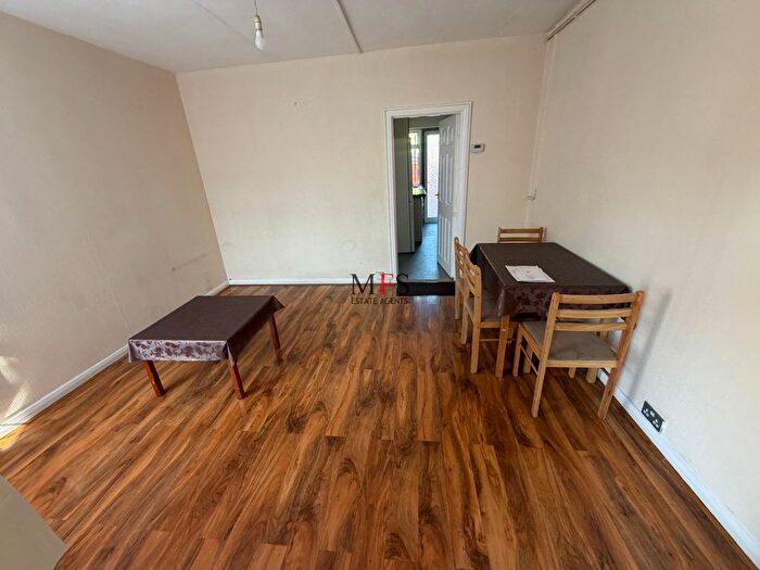 2 Bedroom Flat To Rent In Livingstone Rd, Southall, UB1