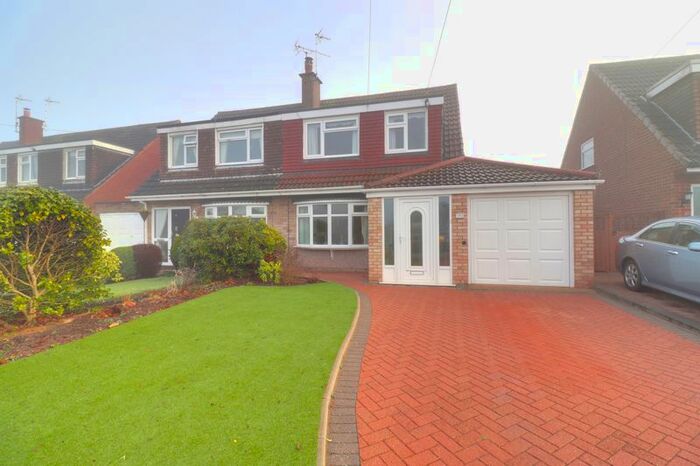 3 Bedroom Semi-Detached House To Rent In Mendip Avenue, Hillcroft Park, Stafford, ST17