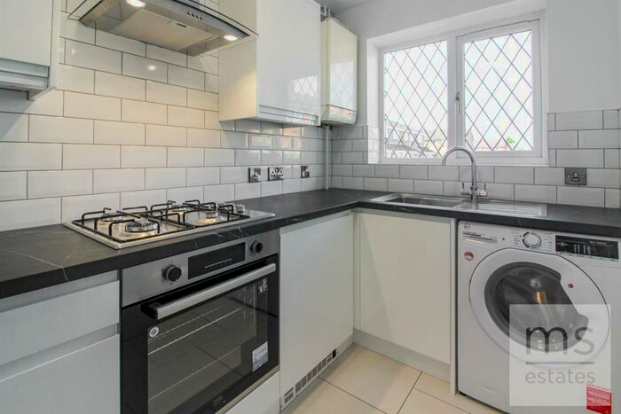 2 Bedroom End Of Terrace House To Rent In Falcon Close, Lenton, Nottingham, NG7