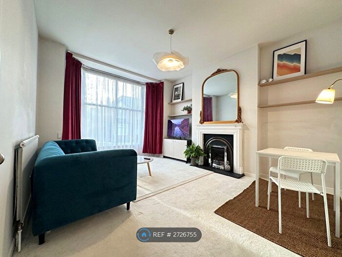 1 Bedroom Flat To Rent In Ardingley Court, Leicester, LE3