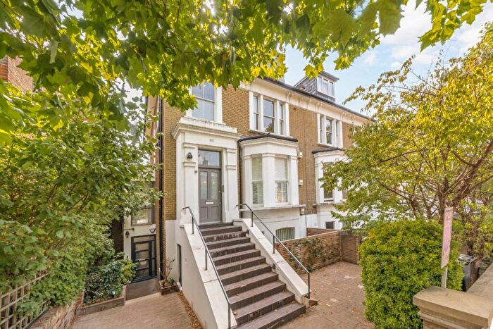3 Bedroom Flat For Sale In Cavendish Road, Brondesbury Park, NW6