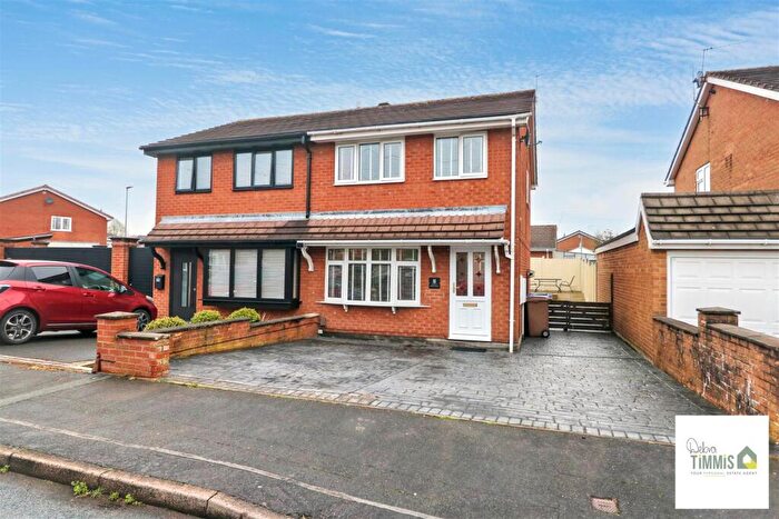 3 Bedroom Semi-Detached House For Sale In Dunsford Avenue, Milton, Stoke-On-Trent, ST2